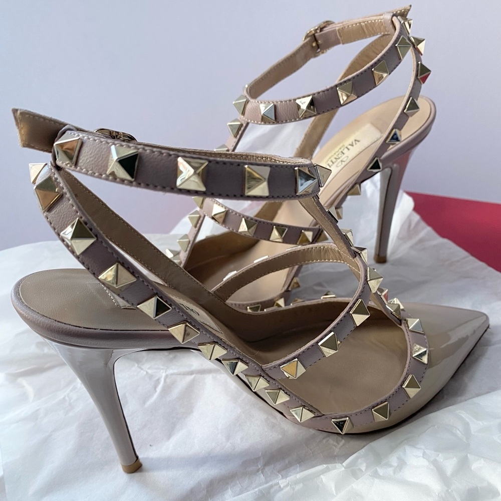 Valentino Garavani Rockstud Pointed Toe T-Strap Pump